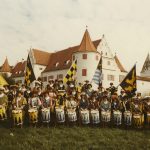 der Fanfarenzug vor dem Grünauer Schloss 1986