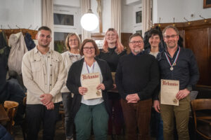von links: Vorstand Marcel Lignon, Cornelia Wunderlich, Katharina Lang, Sofie Bachhofer, Verkehrsvereins Vorsitzender Friedhelm Lahn, Sylvia Roßkopf und Richard Schuller